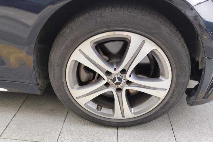Used Mercedes-Benz C-Class 2020 C 260 L Sport Edition Right Front Wheel Hub