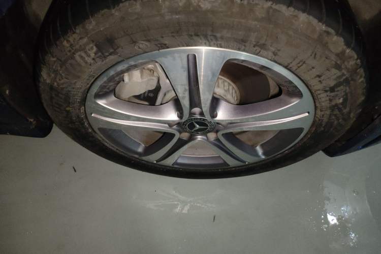 Used Mercedes-Benz C-Class 2020 C 260 L Sport Edition Right Front Wheel Hub