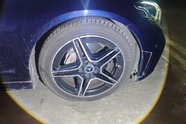 Used Mercedes-Benz C-Class 2020 C 260 Coupe Right Front Wheel Hub
