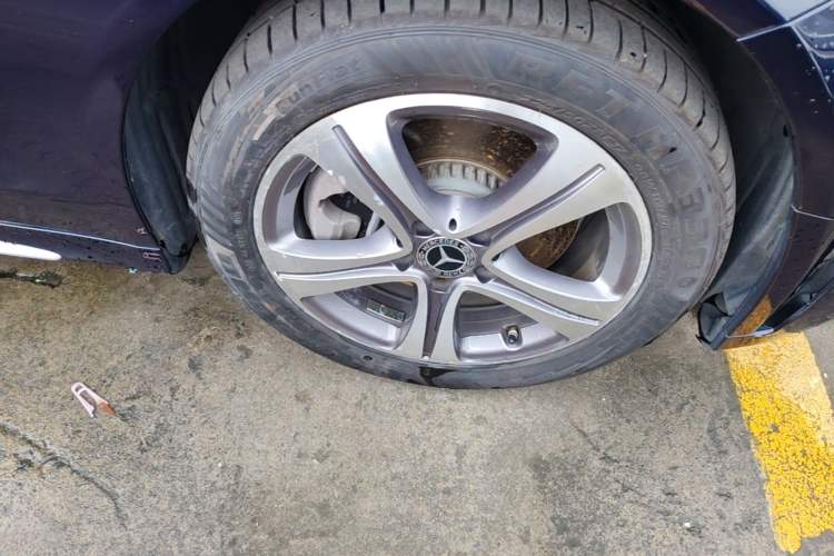 Used Mercedes-Benz C-Class 2020 C 260 L Sport Edition Right Front Wheel Hub