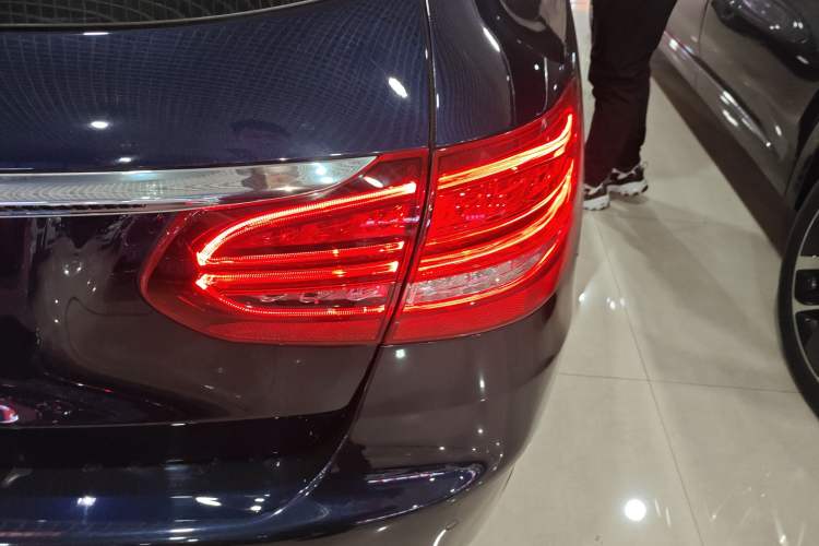 Used Mercedes-Benz C-Class 2020 Facelifted C 260 Estate Right Rear Taillight
