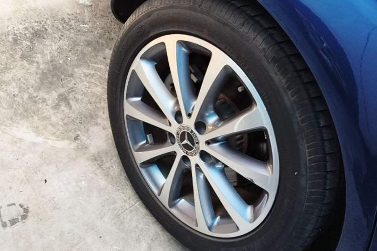Used Mercedes-Benz C-Class 2020 Updated C 200 L Fashion Edition Right Rear Wheel Hub