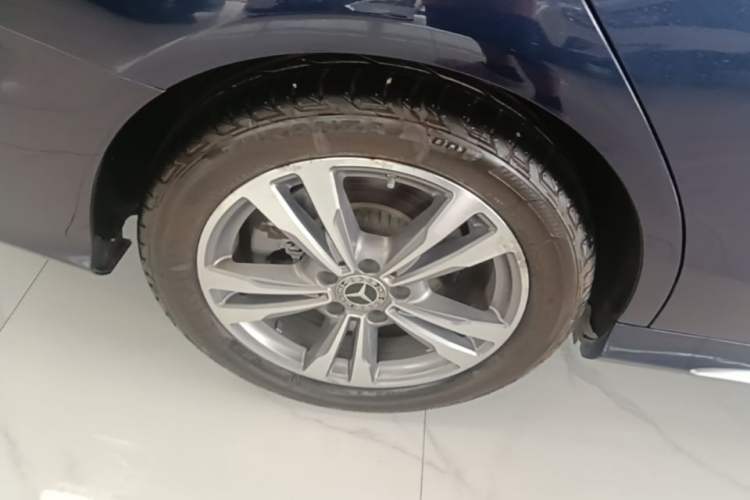 Used Mercedes-Benz C-Class 2020 Restyled C 200 L Fashion Edition Sport Version Right Rear Wheel Hub