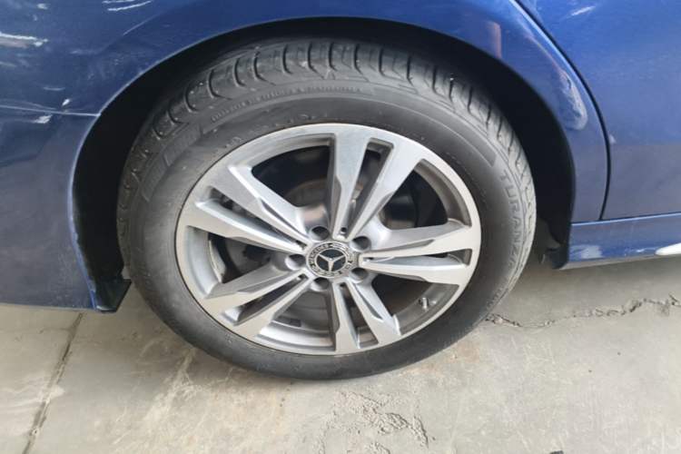 Used Mercedes-Benz C-Class 2020 C 200 L Fashion Edition Sport Version Right Rear Wheel Hub