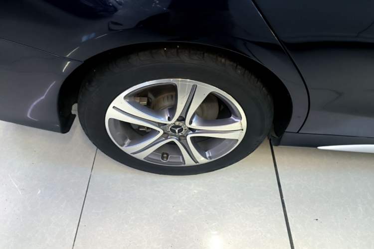 Used Mercedes-Benz C-Class 2020 C 260 L Sport Edition Right Rear Wheel Hub