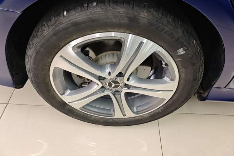 Used Mercedes-Benz C-Class 2020 C 260 L Sport Edition Right Rear Wheel Hub