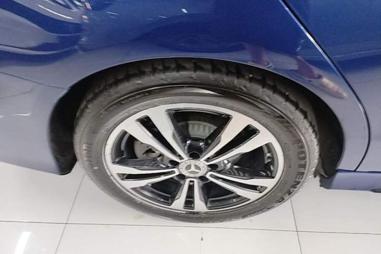 Used Mercedes-Benz C-Class 2020 C 260 Sport Edition Right Rear Wheel Hub