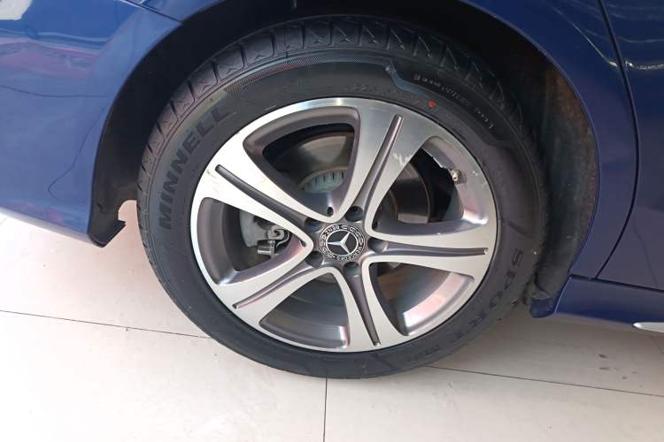 Used Mercedes-Benz C-Class 2020 C 260 L Sport Edition Right Rear Wheel Hub