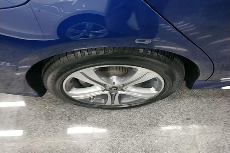 Used Mercedes-Benz C-Class 2020 Restyled C 260 L Sport Edition Right Rear Wheel Hub