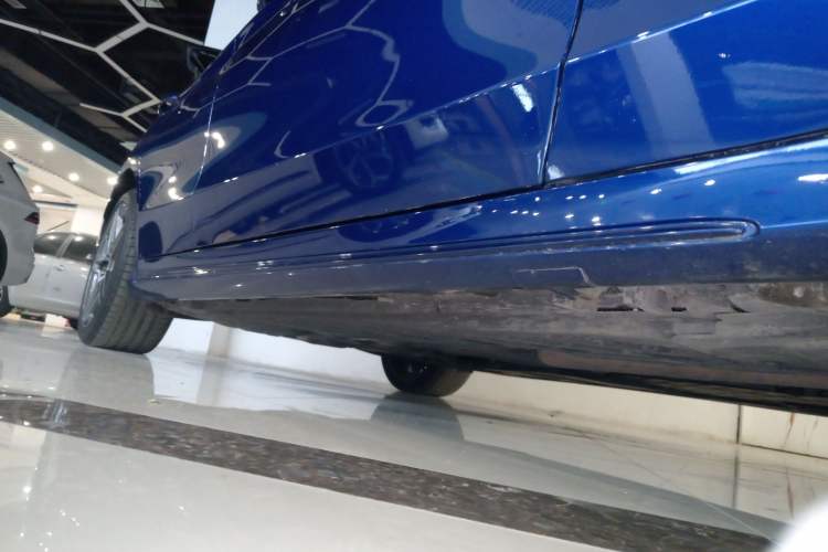 Used Mercedes-Benz C-Class 2020 C 260 Estate Right Side Sill