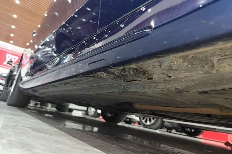 Used Mercedes-Benz C-Class 2020 Restyled C 200 Estate Right Side Sill