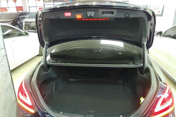 Used Mercedes-Benz C-Class 2020 Restyled C 260 L Sport Edition Trunk