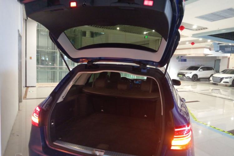 Used Mercedes-Benz C-Class 2020 C 260 Estate Trunk