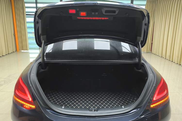 Used Mercedes-Benz C-Class 2020 Restyled C 260 Sport Edition Trunk