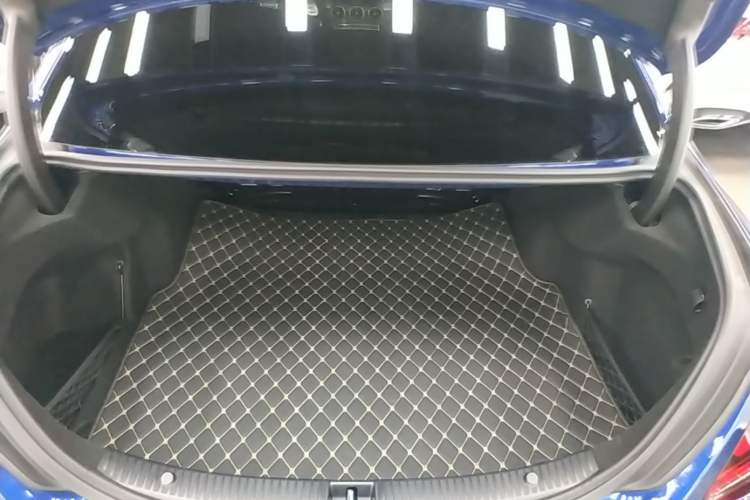 Used Mercedes-Benz C-Class 2020 Restyled C 260 L Sport Edition Trunk