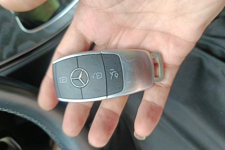 Used Mercedes-Benz C-Class 2020 Restyled C 260 L Sport Edition Vehicle Key
