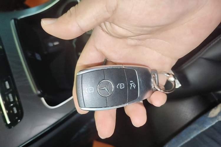 Used Mercedes-Benz C-Class 2020 Restyled C 260 L Sport Edition Vehicle Key