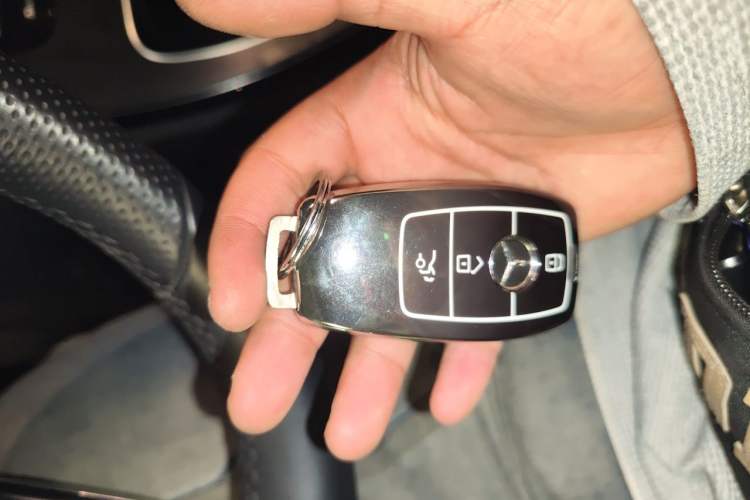Used Mercedes-Benz C-Class 2020 Restyled C 260 L Sport Edition Vehicle Key