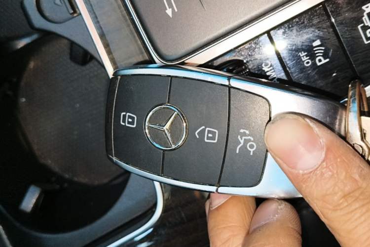 Used Mercedes-Benz C-Class 2020 Updated C 200 L Fashion Edition Vehicle Key