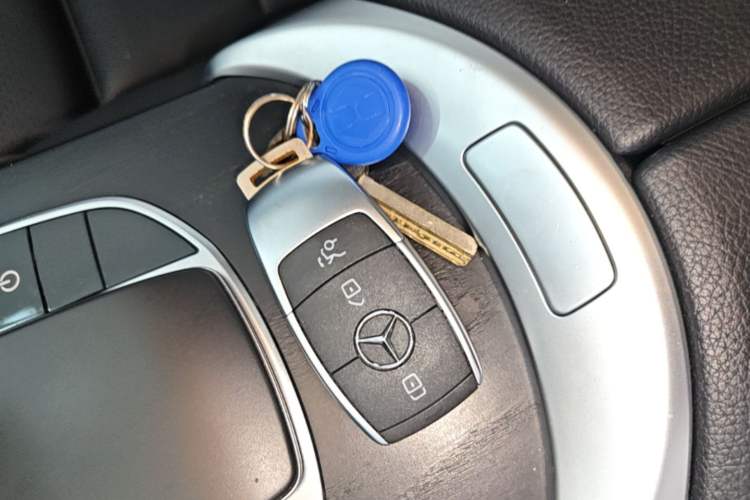 Used Mercedes-Benz C-Class 2020 Restyled C 260 L Sport Edition Vehicle Key