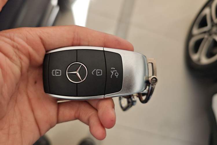 Used Mercedes-Benz C-Class 2020 Restyled C 260 L Sport Edition Vehicle Key