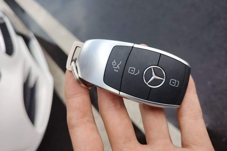 Used Mercedes-Benz C-Class 2020 C 260 L Sport Edition Vehicle Key