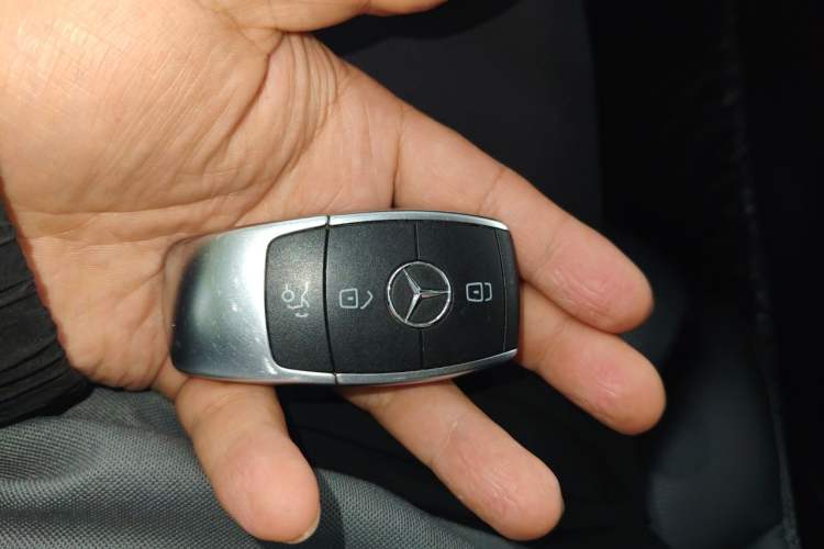 Used Mercedes-Benz C-Class 2020 Restyled C 260 L Sport Edition Vehicle Key