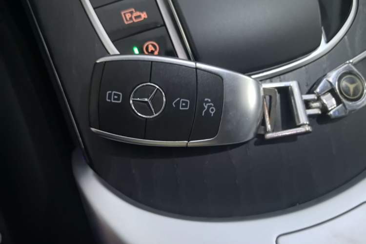 Used Mercedes-Benz C-Class 2020 Restyled C 260 L Sport Edition Vehicle Key