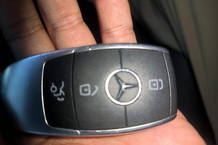 Used Mercedes-Benz C-Class 2020 C 260 L Sport Edition Vehicle Key