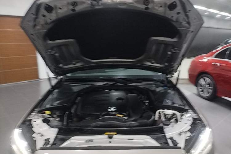 Used Mercedes-Benz C-Class 2020 Restyled C 260 L Sport Edition Engine Bay