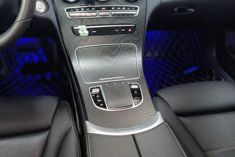 Used Mercedes-Benz C-Class 2020 Restyled C 260 L Sport Edition Gear Lever