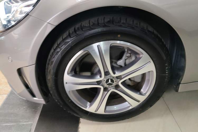Used Mercedes-Benz C-Class 2020 Restyled C 260 L Sport Edition Left Front Wheel Hub