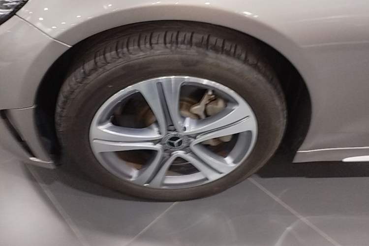 Used Mercedes-Benz C-Class 2020 Restyled C 260 L Sport Edition Left Front Wheel Hub