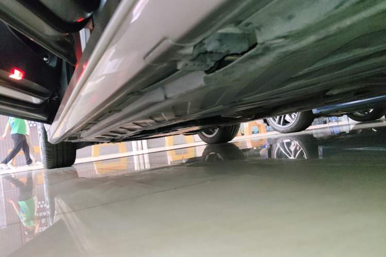Used Mercedes-Benz C-Class 2020 Restyled C 260 L Sport Edition Left Side Sill
