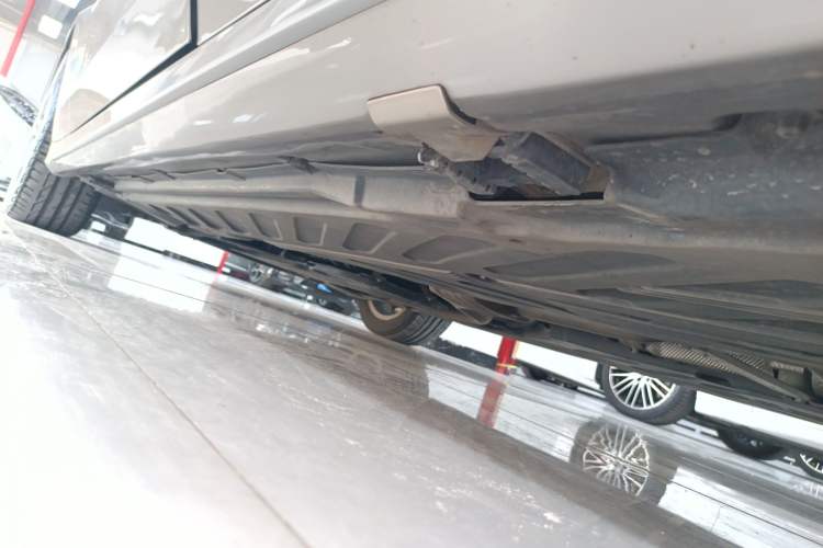 Used Mercedes-Benz C-Class 2020 Restyled C 260 L Sport Edition Left Side Sill