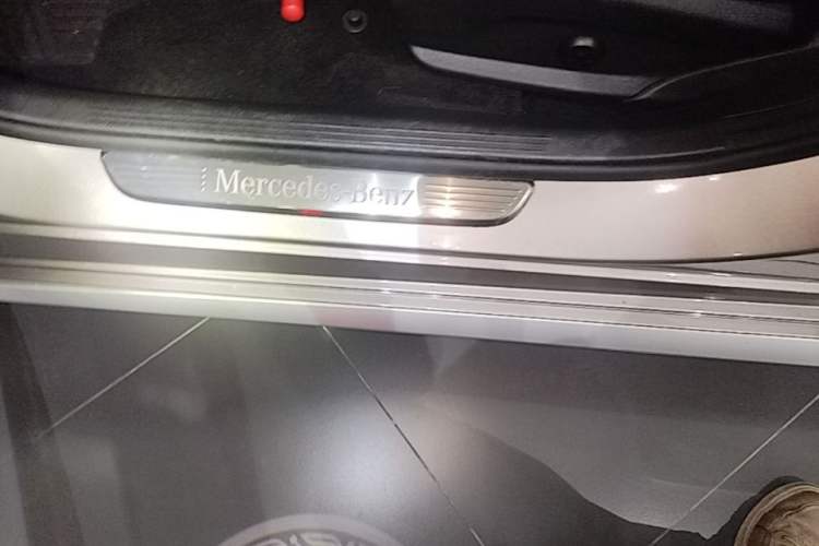 Used Mercedes-Benz C-Class 2020 Restyled C 260 L Sport Edition Left Side Sill