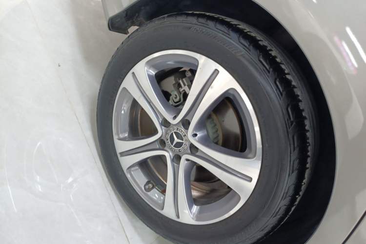 Used Mercedes-Benz C-Class 2020 Restyled C 260 L Sport Edition Right Rear Wheel Hub