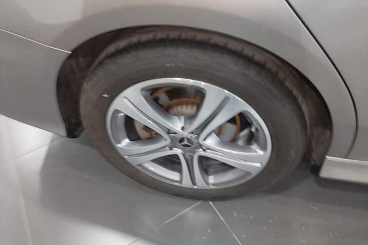 Used Mercedes-Benz C-Class 2020 Restyled C 260 L Sport Edition Right Rear Wheel Hub