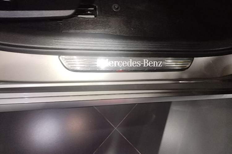 Used Mercedes-Benz C-Class 2020 Restyled C 260 L Sport Edition Right Side Sill