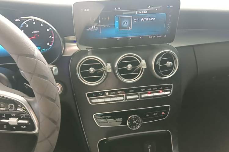 Used Mercedes-Benz C-Class 2020 C 260 4MATIC Estate Audio And AC Panel