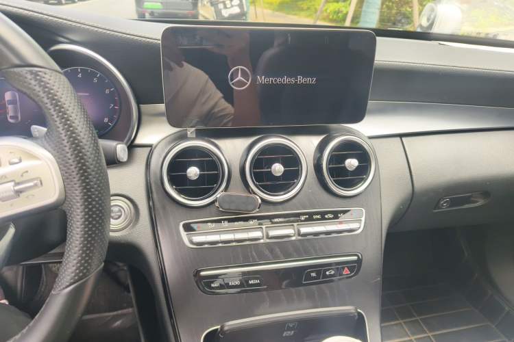 Used Mercedes-Benz C-Class 2020 Restyled C 260 L Sport Edition Audio And AC Panel