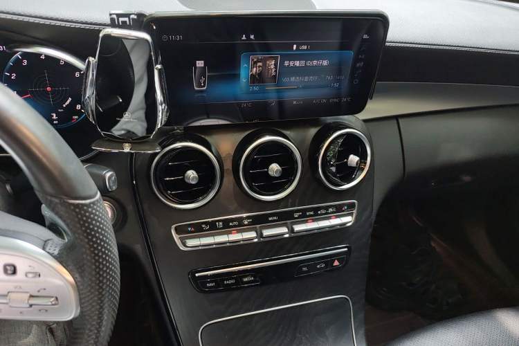 Used Mercedes-Benz C-Class 2020 Restyled C 200 L Fashion Edition Sport Version Audio And AC Panel