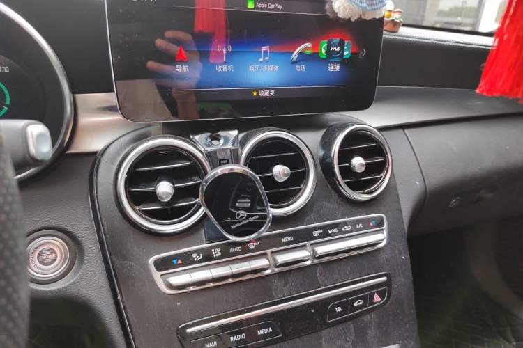 Used Mercedes-Benz C-Class 2020 Restyled C 260 L Sport Edition Audio And AC Panel