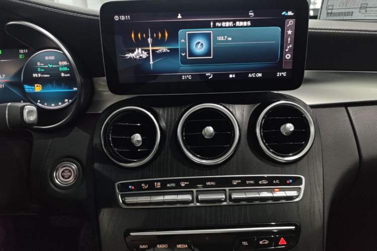Used Mercedes-Benz C-Class 2020 Restyled C 260 L Sport Edition Audio And AC Panel