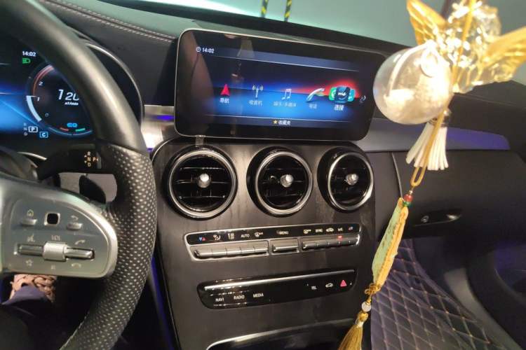 Used Mercedes-Benz C-Class 2020 Restyled C 260 L Sport Edition Audio And AC Panel