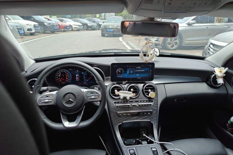 Used Mercedes-Benz C-Class 2020 C 260 L Sport Edition Center Console
