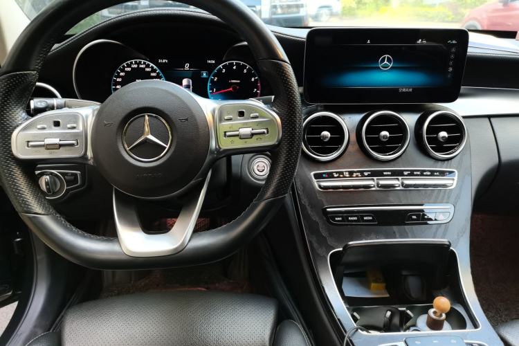 Used Mercedes-Benz C-Class 2020 Updated C 200 L Fashion Edition Center Console