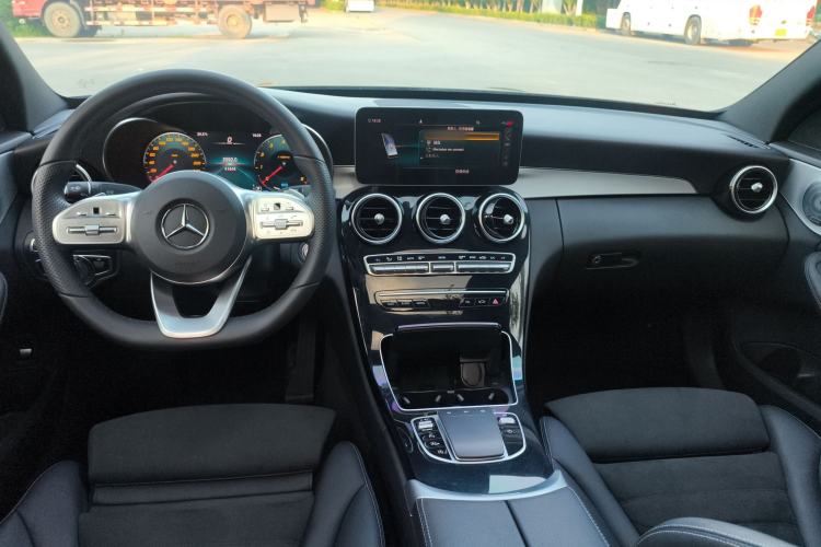 Used Mercedes-Benz C-Class 2020 C 260 Sport Edition Center Console