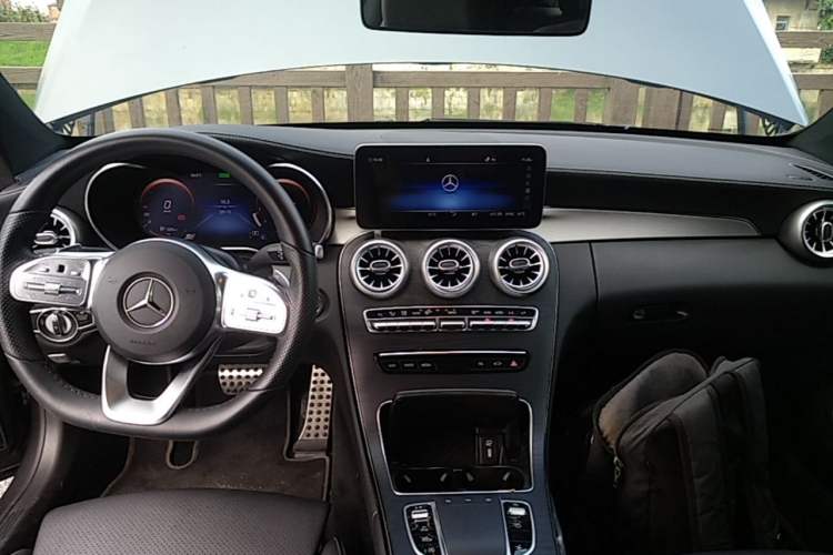 Used Mercedes-Benz C-Class 2020 C 260 Coupe Center Console