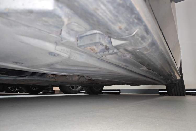 Used Mercedes-Benz C-Class 2020 Updated C 200 L Fashion Edition Chassis Front Left